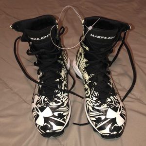 Underarmour Highlight Cleats size 6
